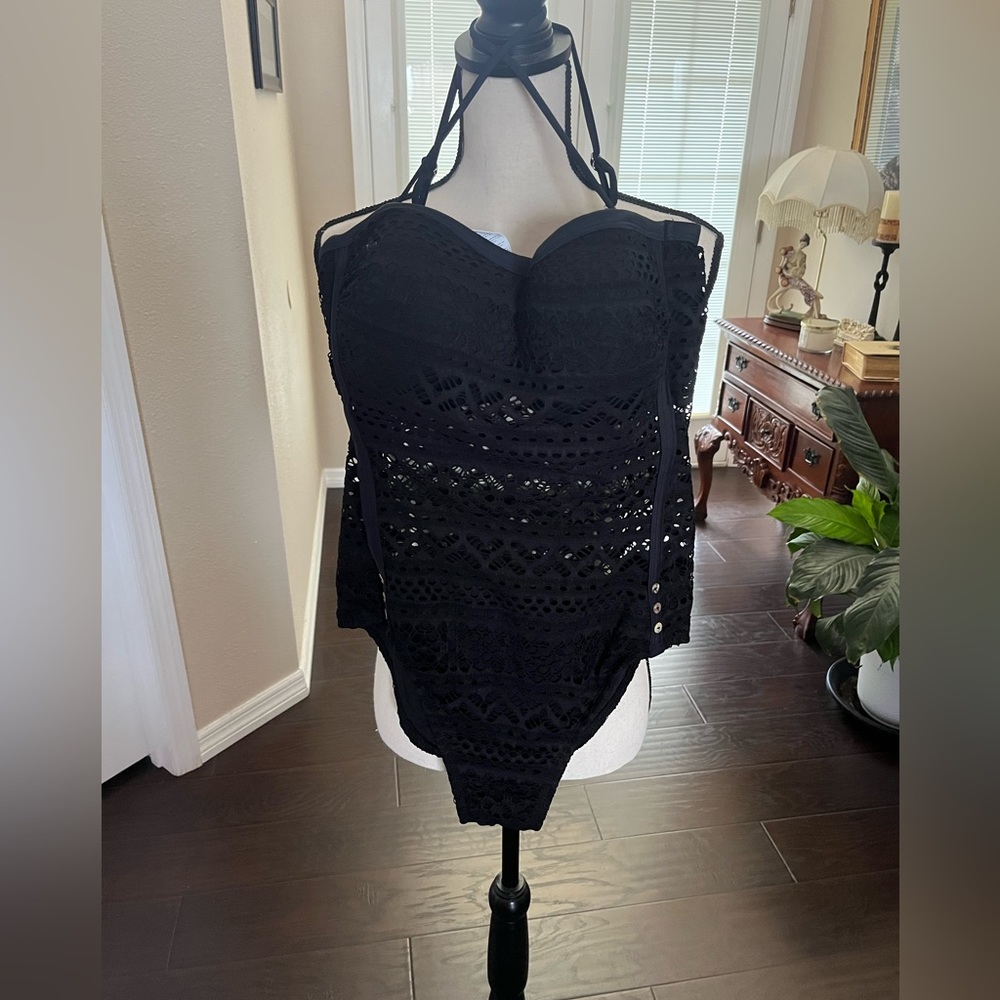 Brand new one piece lace push-up style, bathing suit adjustable straps.